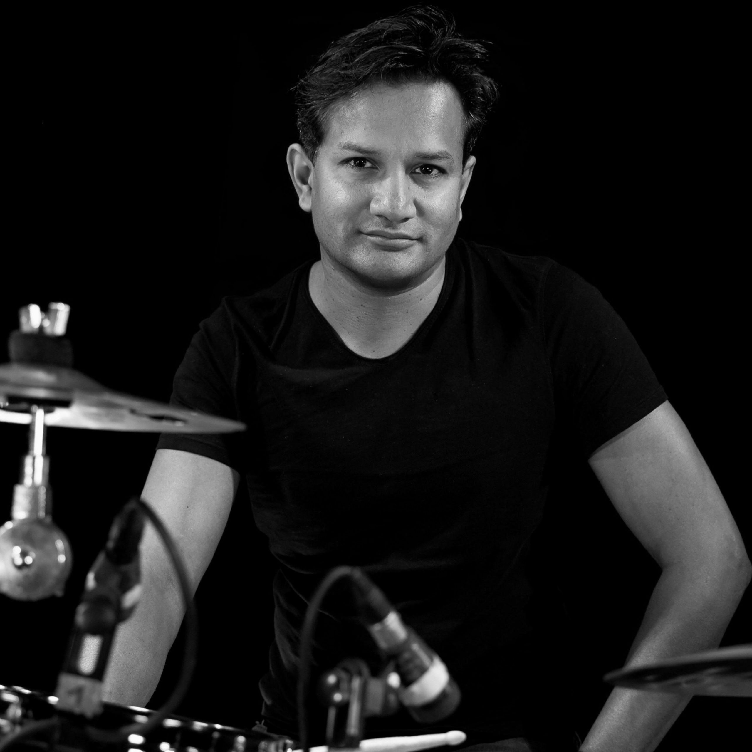 Mike Rajamahendra, batteur du groupe DUST